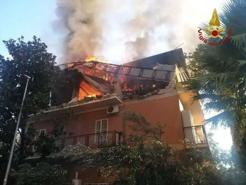 Palazzina crollata a Torre Angela a Roma