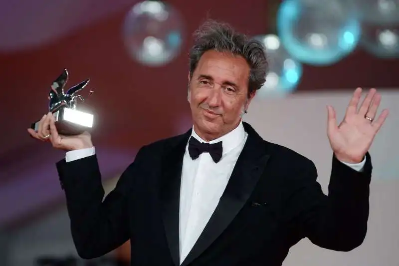 paolo sorrentino vince il leone d'argento 2