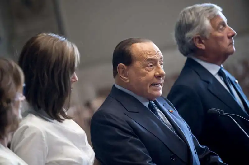 silvio berlusconi con antonio tajani