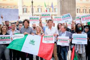 sit in alla camera per il referendum sulla cannabis 2