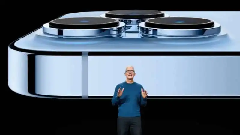 tim cook al lancio dei nuovi prodotti apple 1