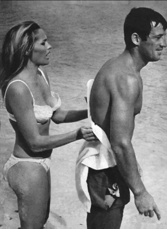 ursula andress  jean paul belmondo 