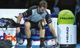 WAWRINKA SPACCA LA RACCHETTA