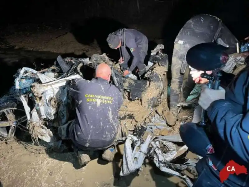 alluvione marche auto di brunella chiu