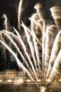 biennale antiquariato 2022 fuochi d'artificio in arno foto massimo sestini 2