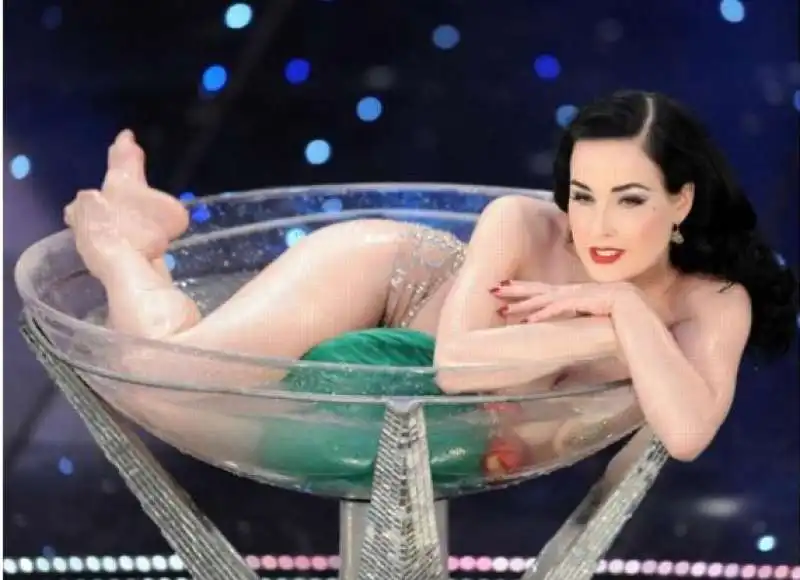 dita von teese  1