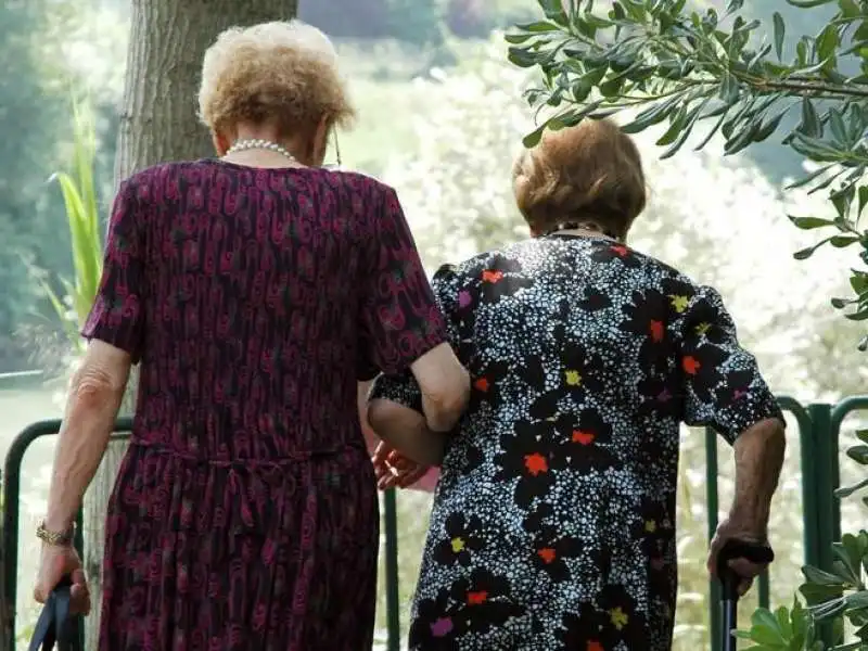 DONNE ANZIANE SPENNATE A PADOVA 1