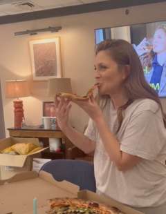 drew barrymore pizza 3