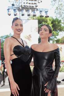 elodie e joan thiele alla mostra del cinema di venezia 1