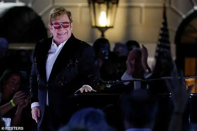 elton john alla casa bianca 8