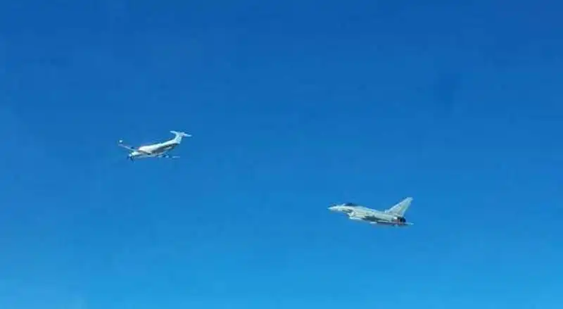 eurofighters intercettano aereo olandese 