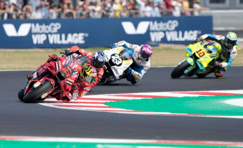 francesco bagnaia vince al gp di misano 5