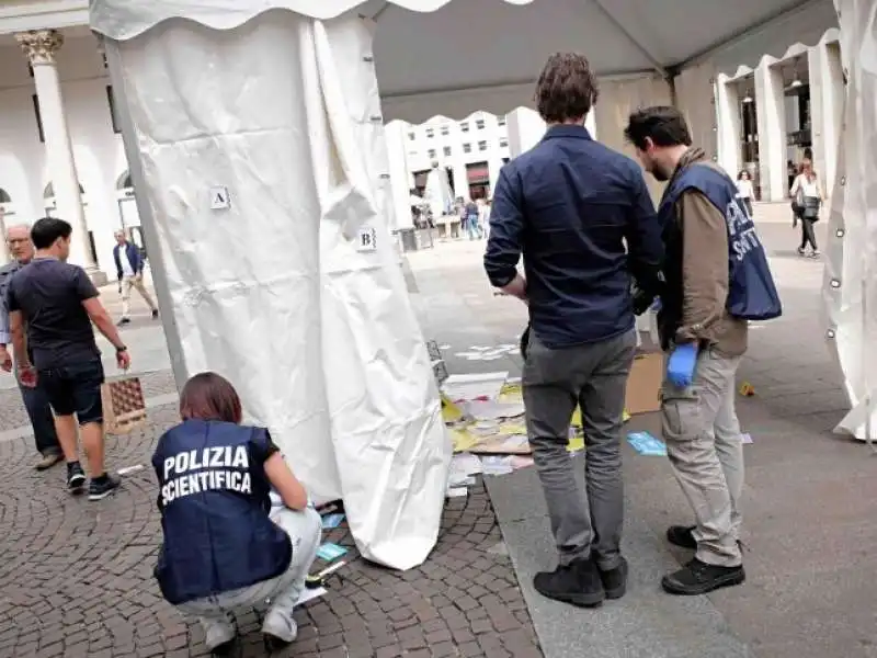 gazebo di fratelli ditalia distrutto a milano   3