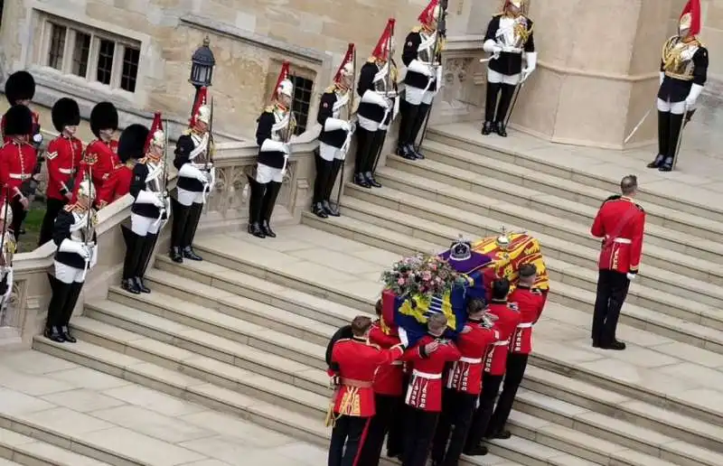 il funerale della regina elisabetta 11