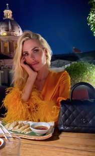 ilary blasi a cena