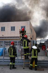 incendio alla nitrolchimica a san giuliano milanese 19