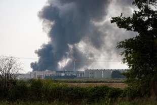 incendio alla nitrolchimica a san giuliano milanese 2