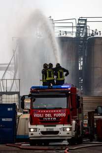 incendio alla nitrolchimica a san giuliano milanese 20