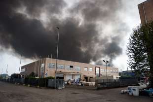 incendio alla nitrolchimica a san giuliano milanese 4