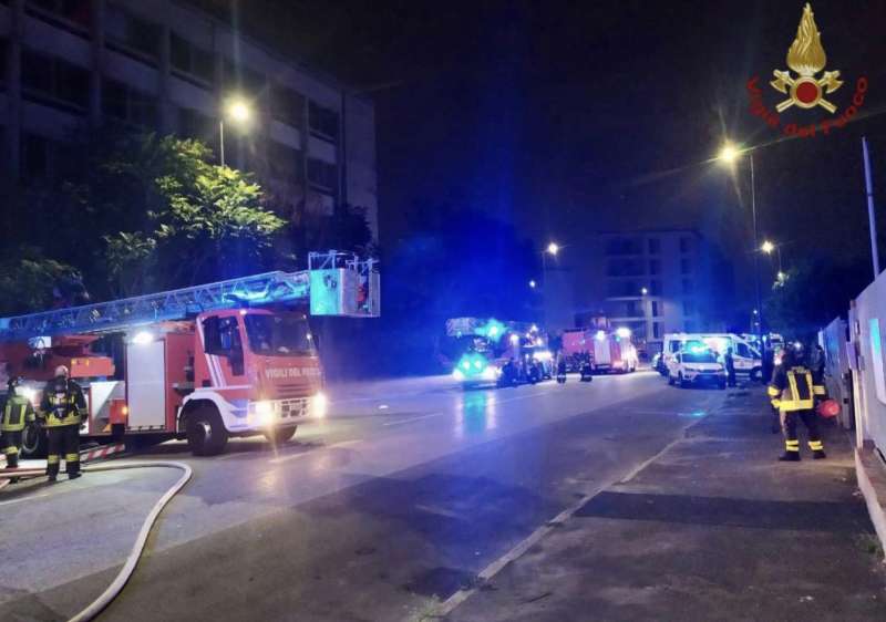 incendio alla nitrolchimica di san giuliano milanese 3