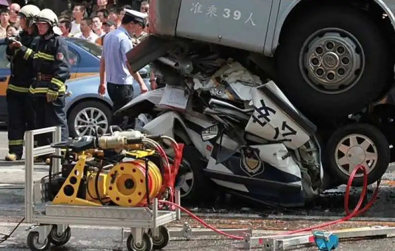 incidente autobus cina