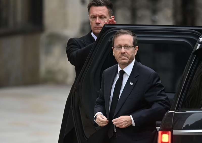 isaac herzog al funerale della regina elisabetta