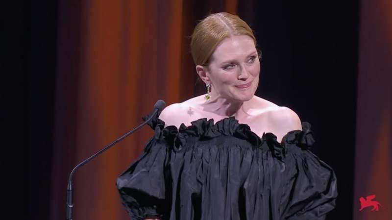 julianne moore 2