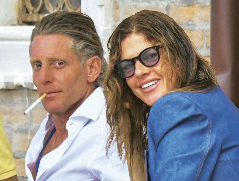 lapo elkann e joana leomos a venezia foto 1 chi