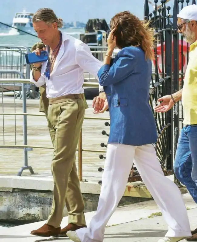 lapo elkann e joana leomos a venezia foto chi