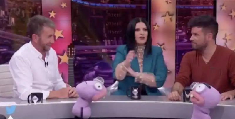 laura pausini si rifiuta di cantare bella ciao ospite di el hormiguero   2