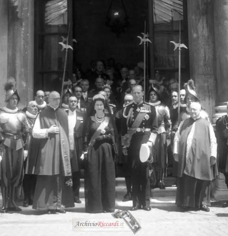 le quattro visite della regina elisabetta ii a roma 16