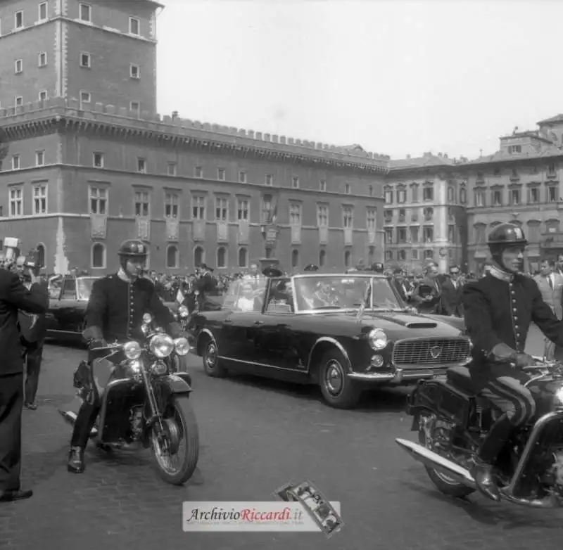 le quattro visite della regina elisabetta ii a roma 32