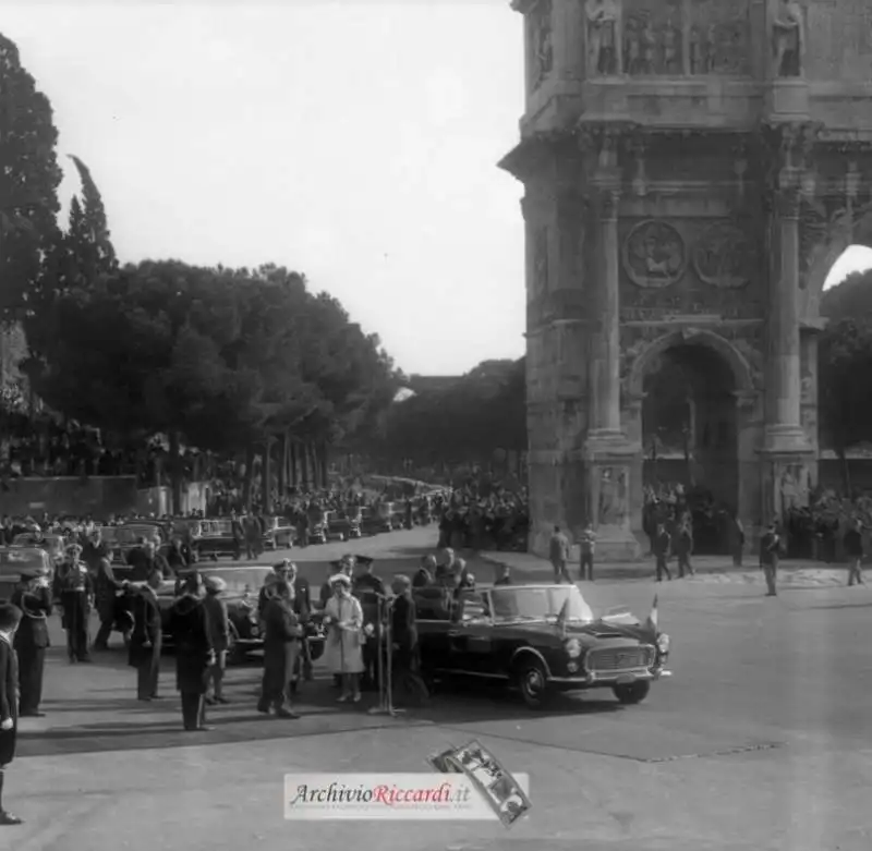 le quattro visite della regina elisabetta ii a roma 34