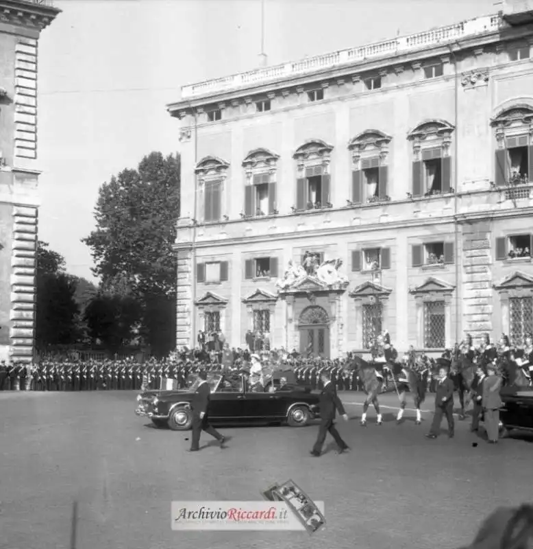 le quattro visite della regina elisabetta ii a roma 51