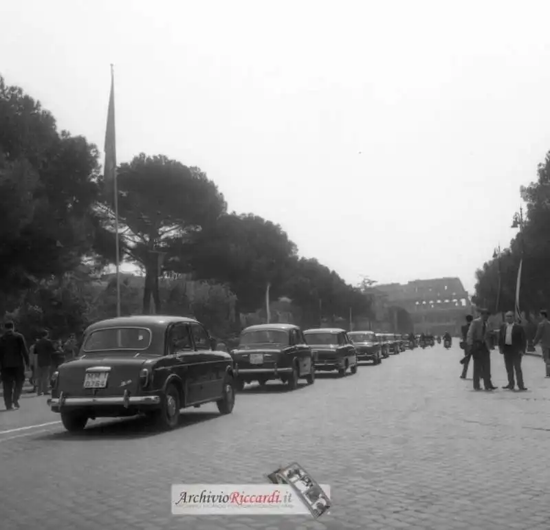 le quattro visite della regina elisabetta ii a roma 55