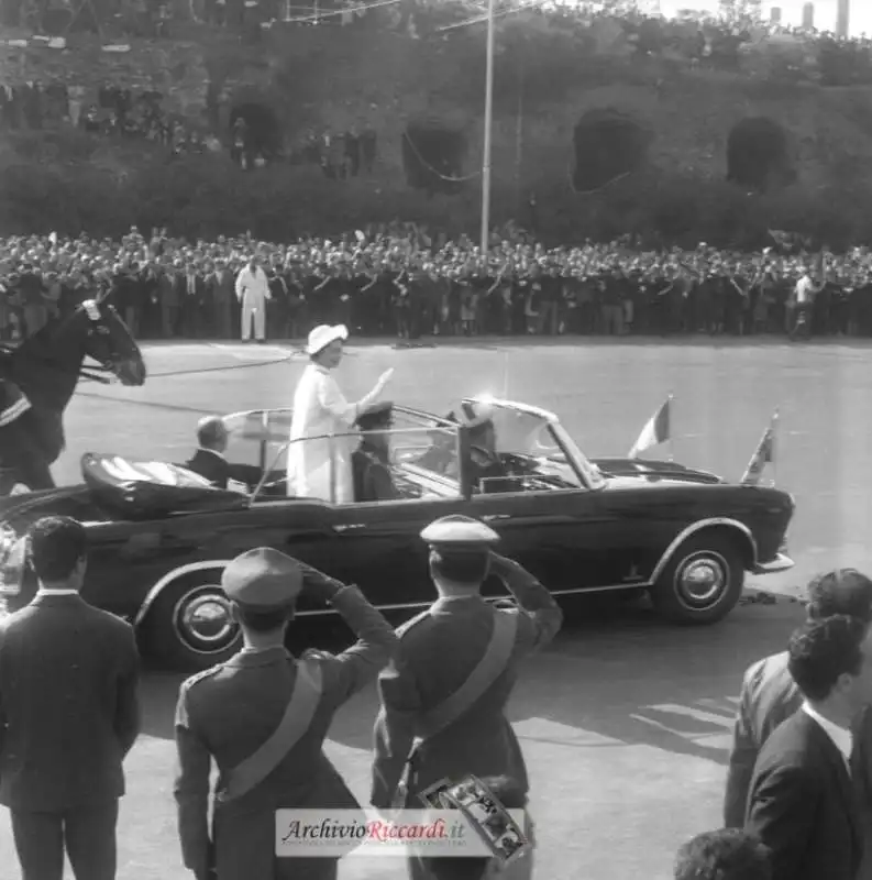 le quattro visite della regina elisabetta ii a roma 57