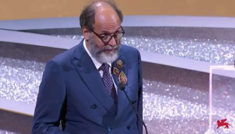 luca guadagnino leone dargento a venezia 2022.