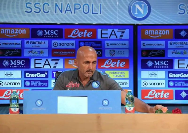 luciano spalletti conferenza stampa rose