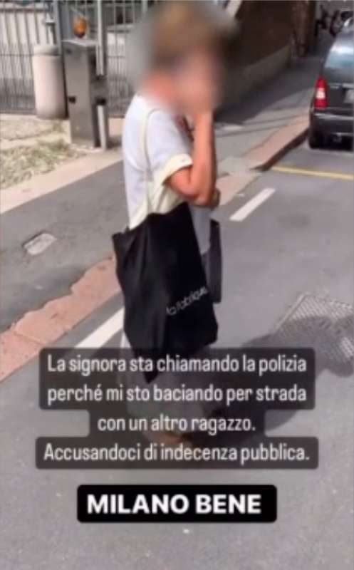 milano signora chiama la polizia perche' due ragazzi si baciano sotto casa sua 4