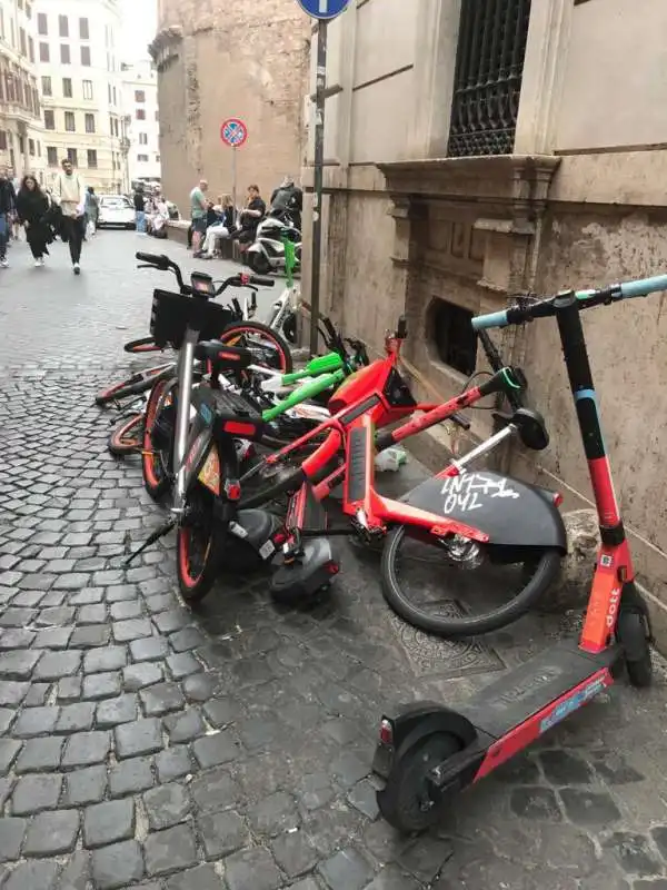 monopattini e bici elettriche a roma 