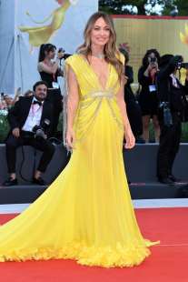 olivia wilde red carpet di dont worry darling a venezia 2022 4