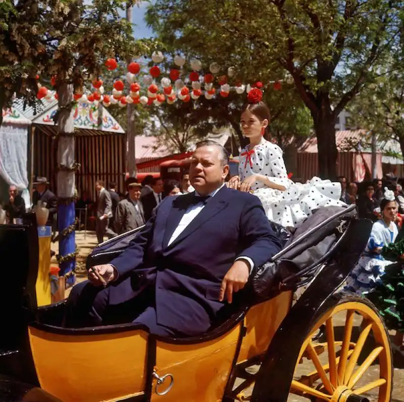 Orson Welles con la figlia a Siviglia, Spagna, nel 1966 