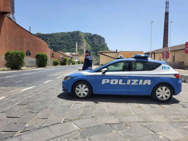 polizia a bagnoli