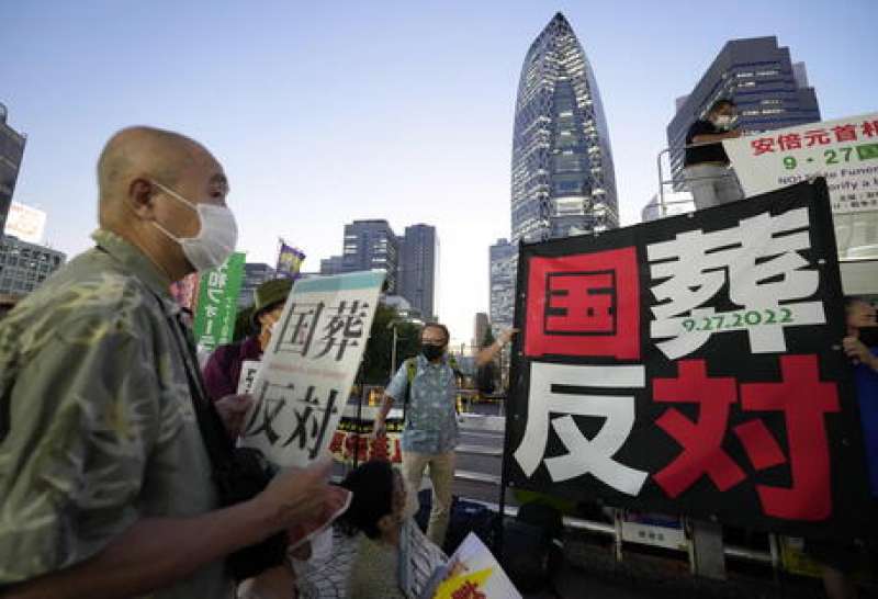 proteste funerali shinzo abe 5