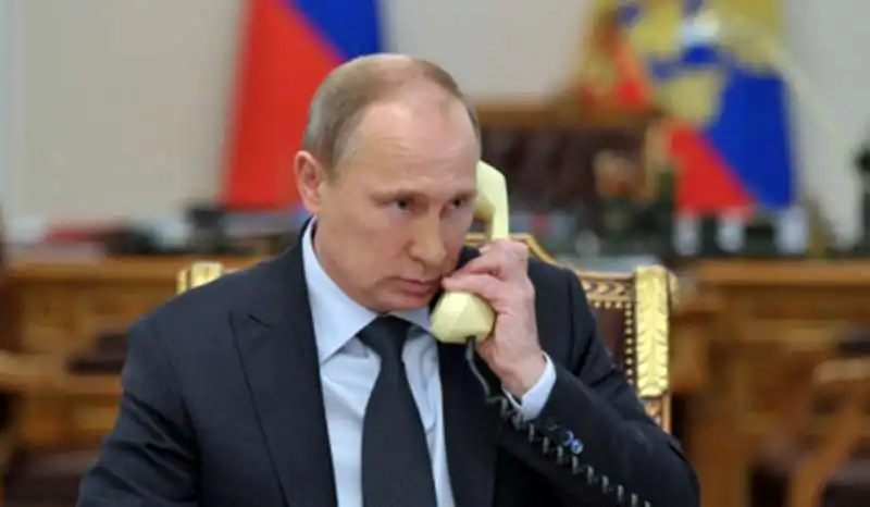 putin al telefono 