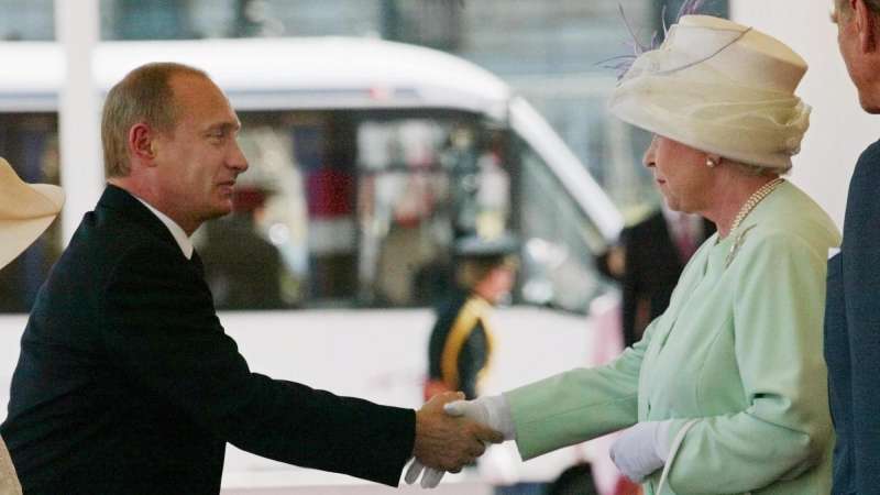 putin e la regina elisabetta