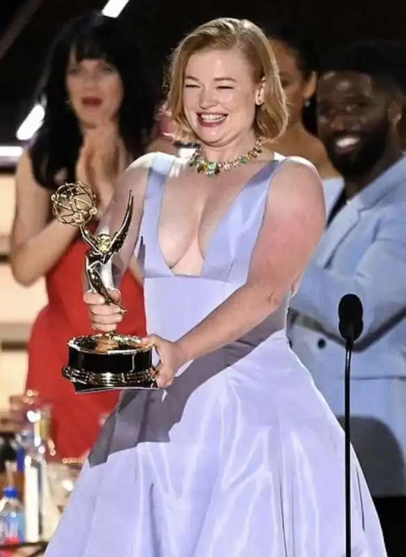 sarah snook   emmy 2022 