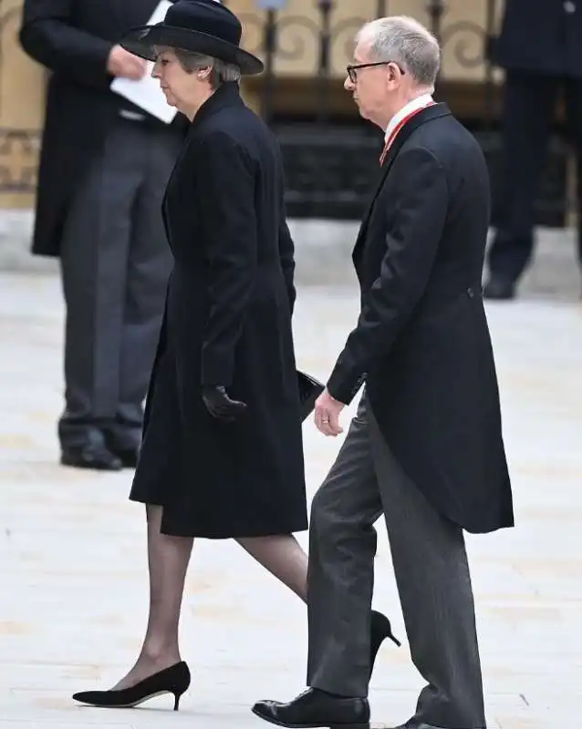 theresa may al funerale della regina elisabetta