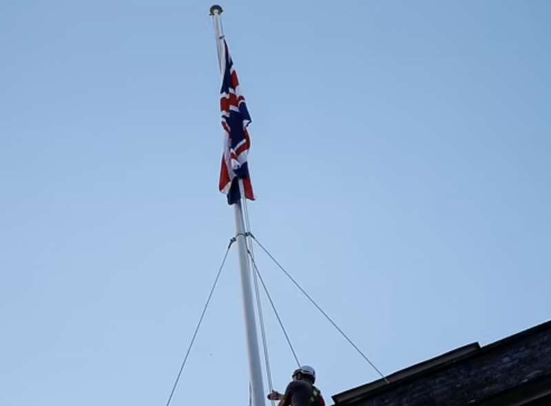 UNION JACK A MEZZ ASTA A DOWNING STREET