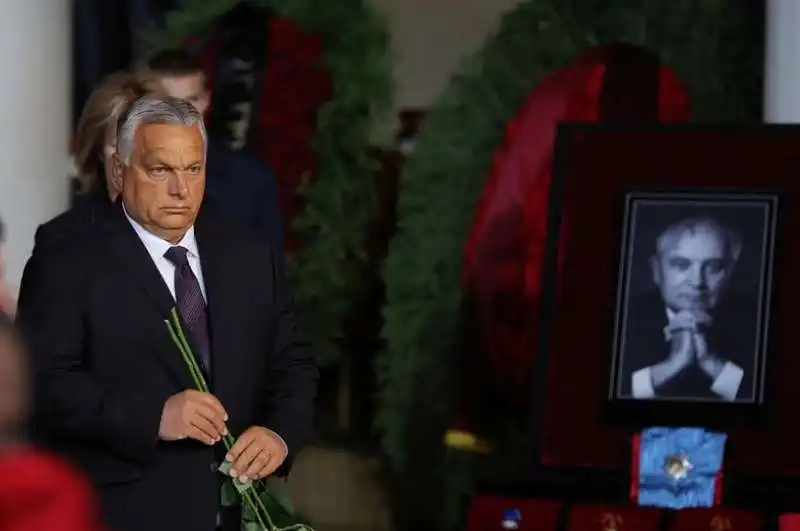 viktor orban ai funerali di gorbaciov 